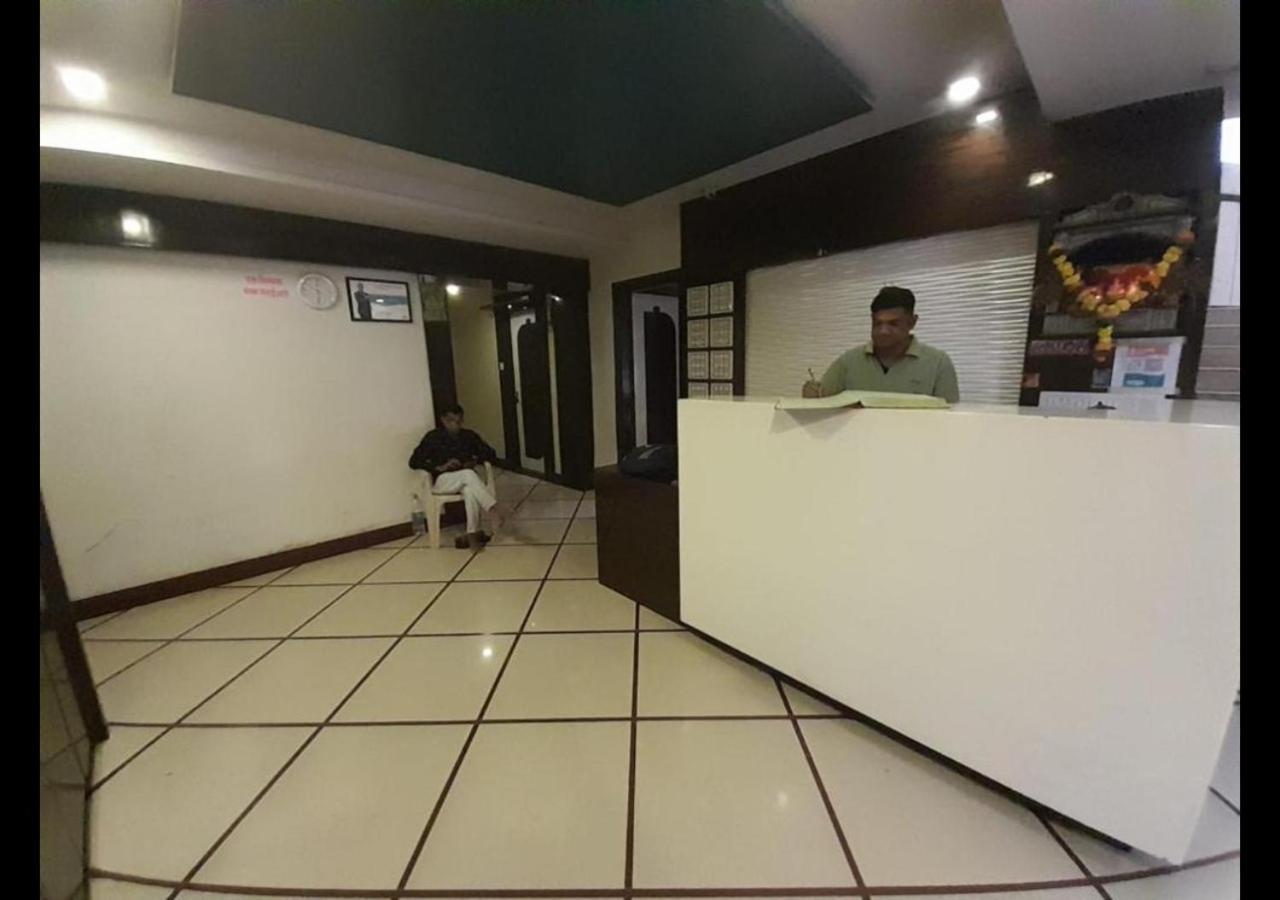 Titwala Hotel Sai Ganesh Lodging & Boarding By Wb Inn מראה חיצוני תמונה