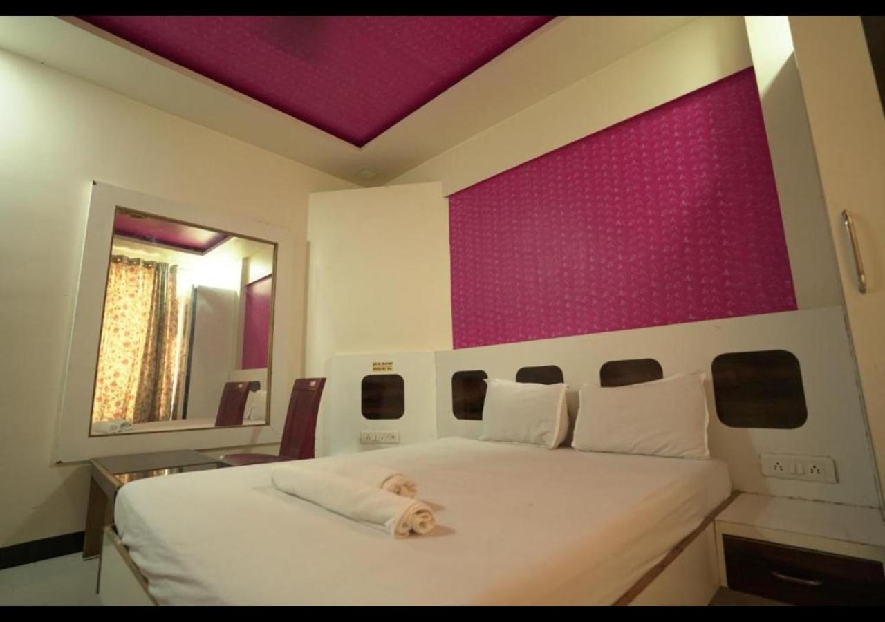 Titwala Hotel Sai Ganesh Lodging & Boarding By Wb Inn מראה חיצוני תמונה