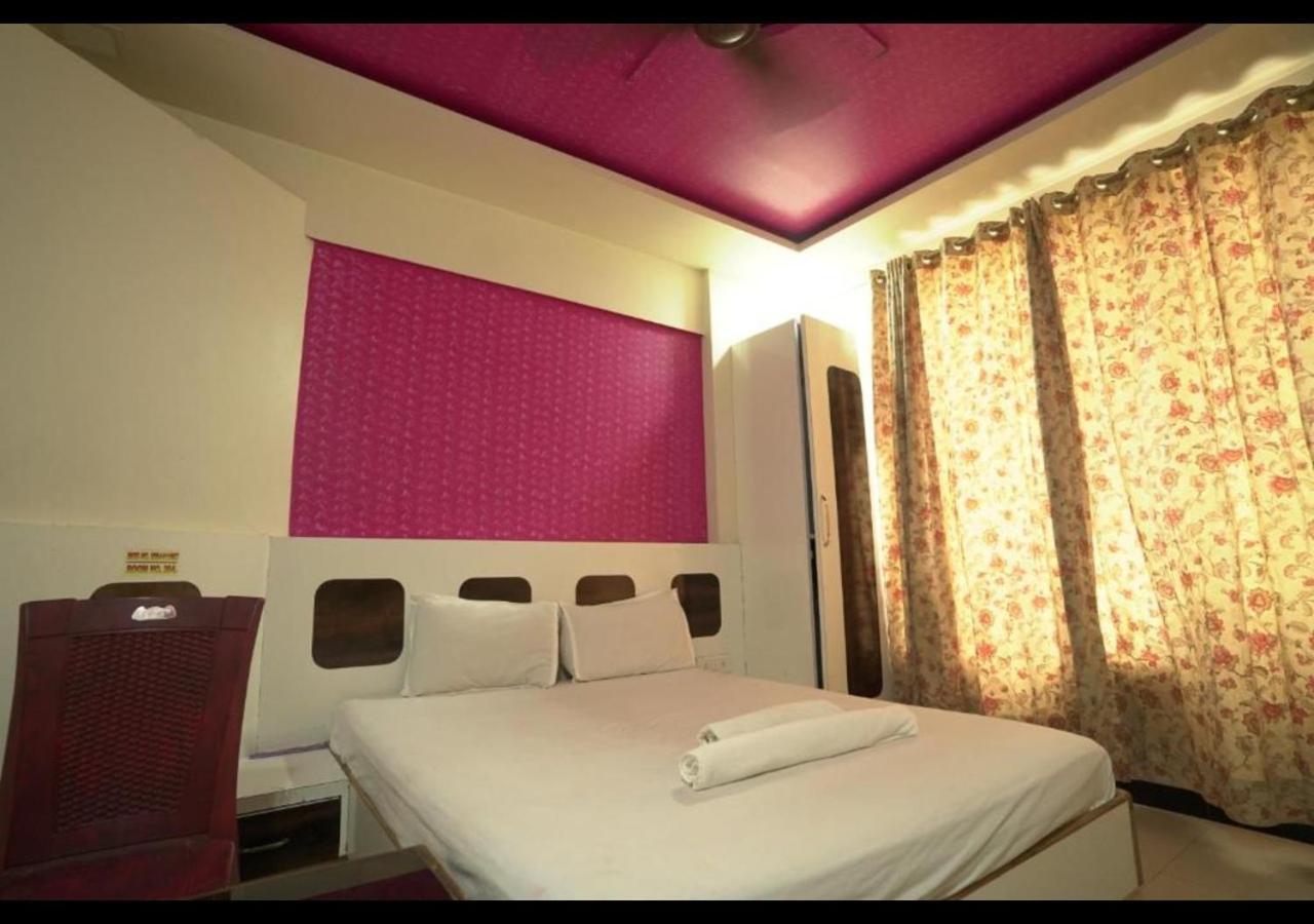 Titwala Hotel Sai Ganesh Lodging & Boarding By Wb Inn מראה חיצוני תמונה